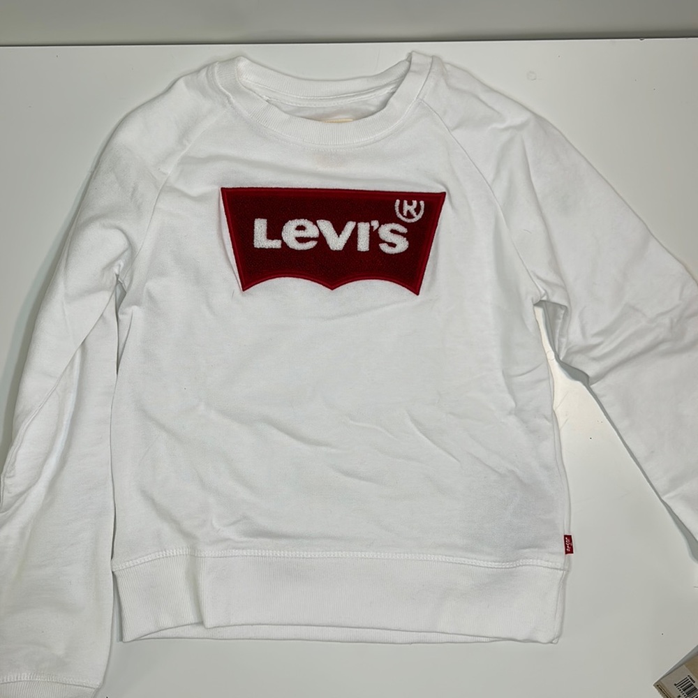 White Levi’s Crewneck